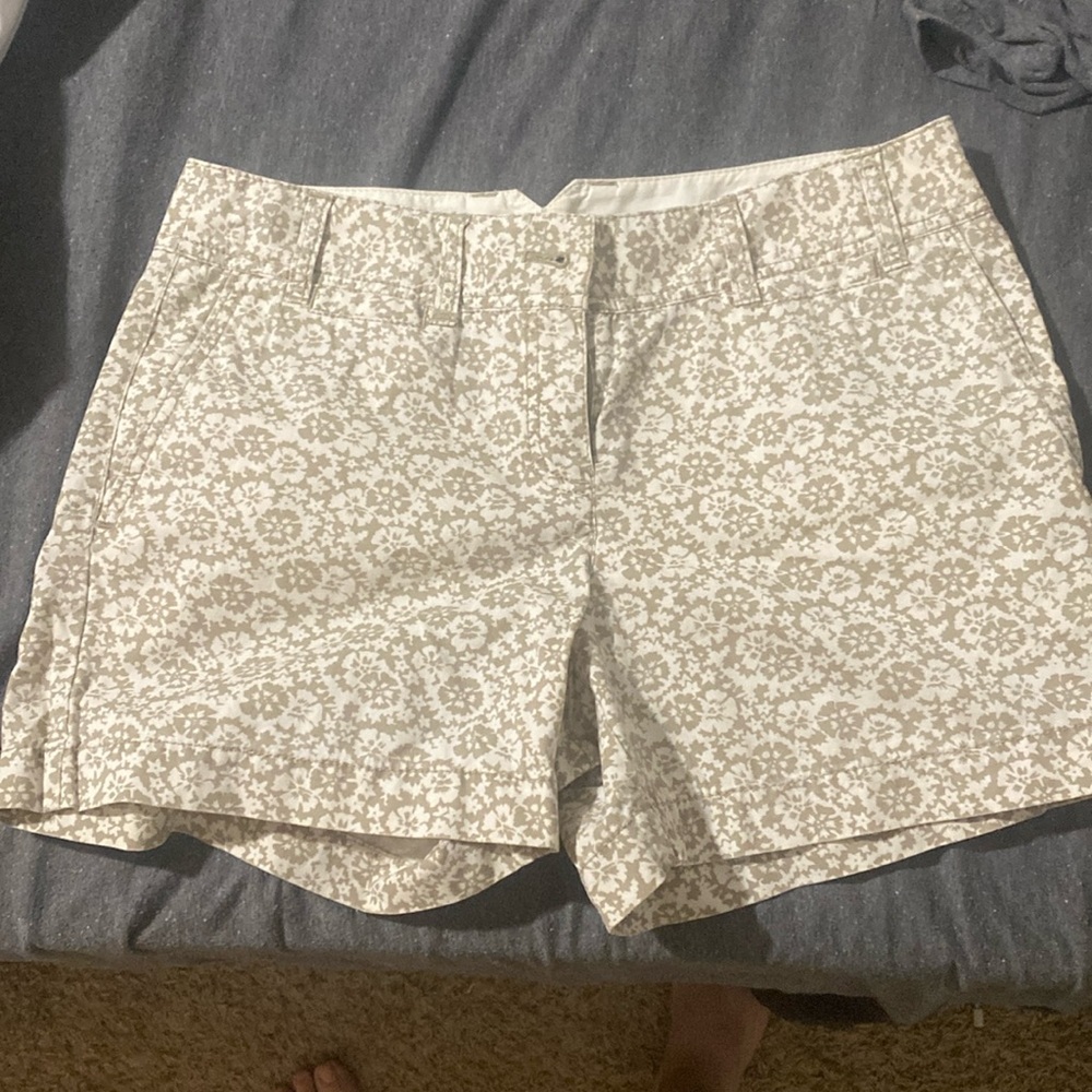 Cute beige and white printed shorts